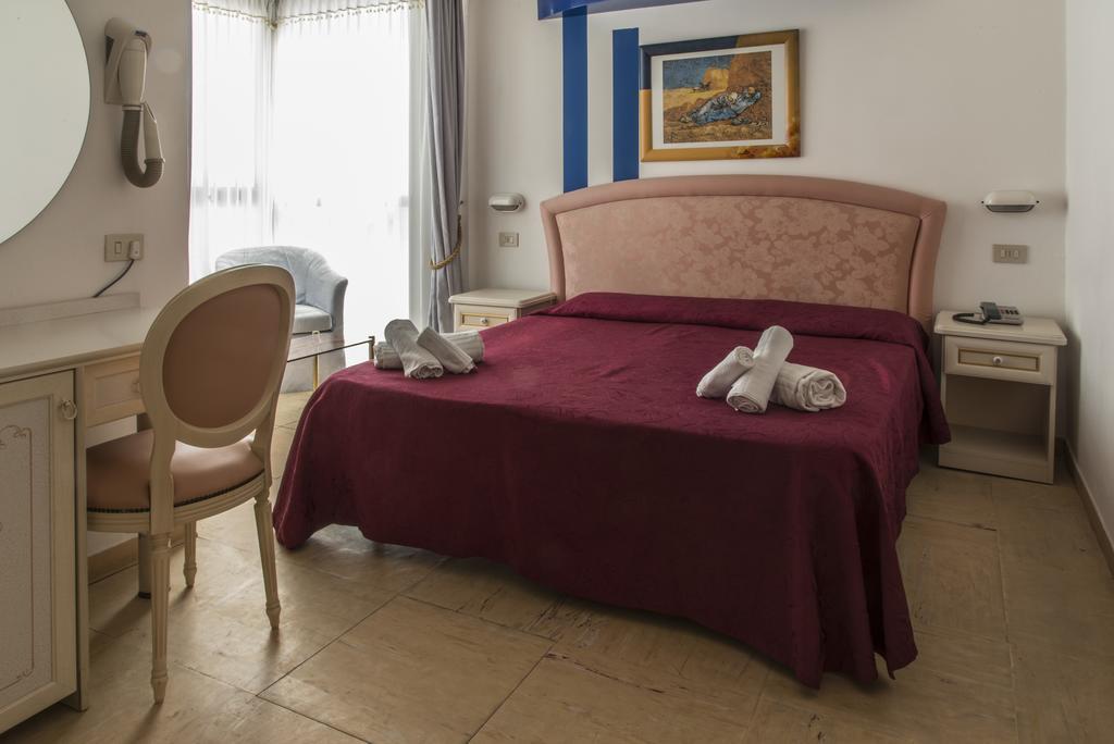 Hotel Baia Marina Cattolica Esterno foto